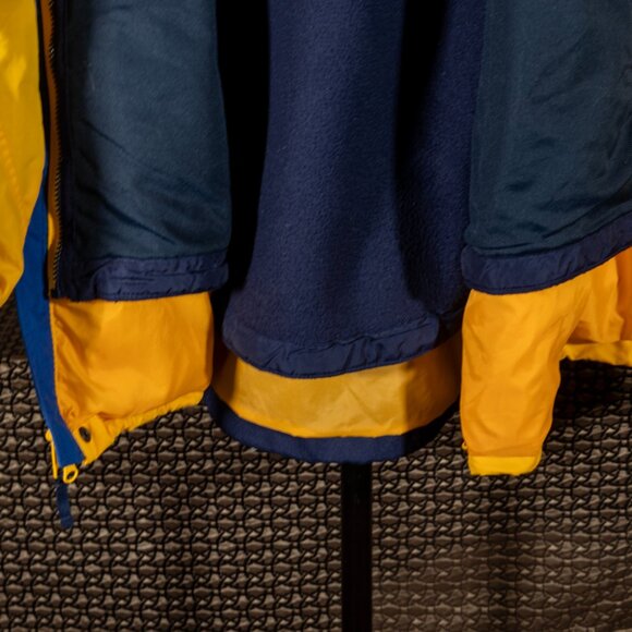 Columbia Winter  yellow Jacket  LG Outer shell lined Water Resistance - Picture 6 of 16
